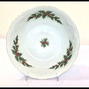 Royal Kent Holly Berry Christmas Vegetable Bowl